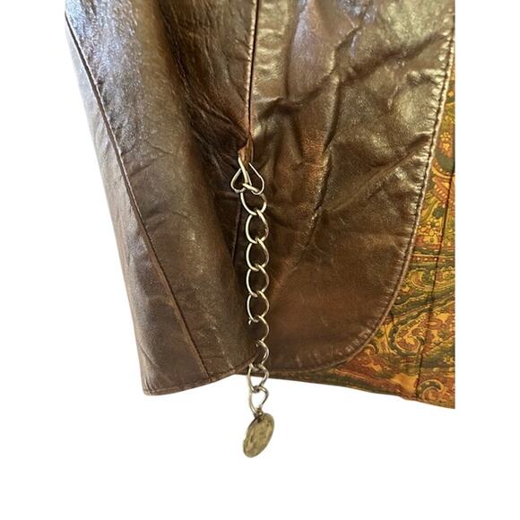 1970s Leatherstocking Leather Skirt & Vest w/  Embroidered Top (XS–Small) - Picture 12 of 16